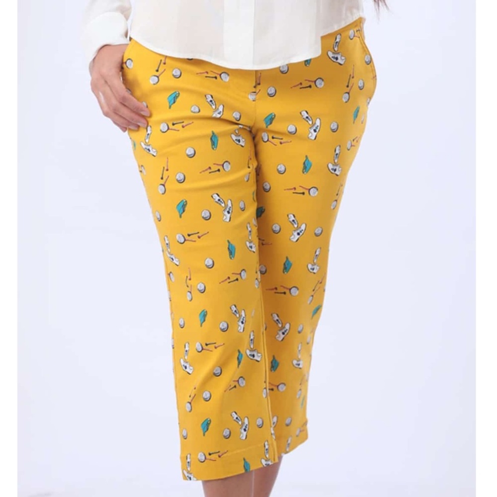 Izod Women’s Golf Pedal Pushers Size 10 Mustard Yellow Golf Print NWT